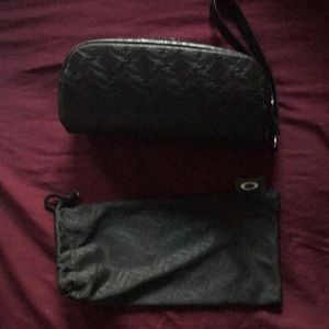 Oakley sunglass case and bag